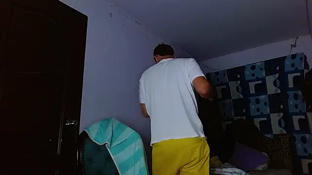 Snapshot of Thomas_May4rs chatting on November 10, 4:00 am Thomas May4rs online show from November 10, 4:00 am