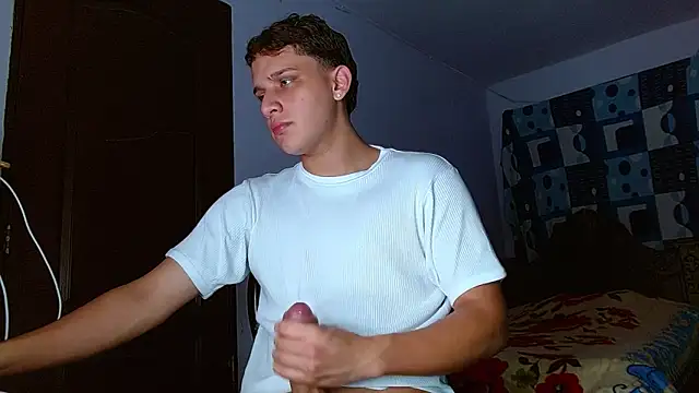 Snapshot of Thomas_May4rs chatting on November 11, 6:35 am Thomas May4rs online show from November 11, 6:35 am