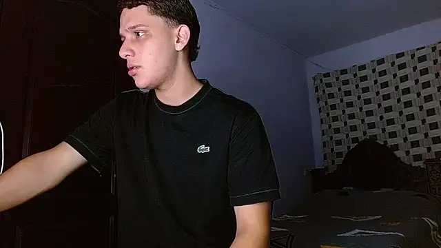 Snapshot of Thomas_May4rs chatting on November 14, 4:11 am Thomas May4rs online show from November 14, 4:11 am