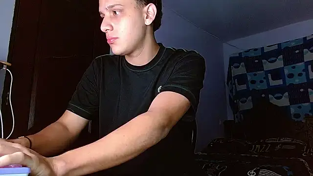 Snapshot of Thomas_May4rs chatting on November 20, 9:42 am Thomas May4rs online show from November 20, 9:42 am