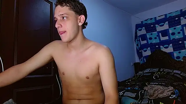 Snapshot of Thomas_May4rs chatting on November 29, 9:18 pm Thomas May4rs online show from November 29, 9:18 pm