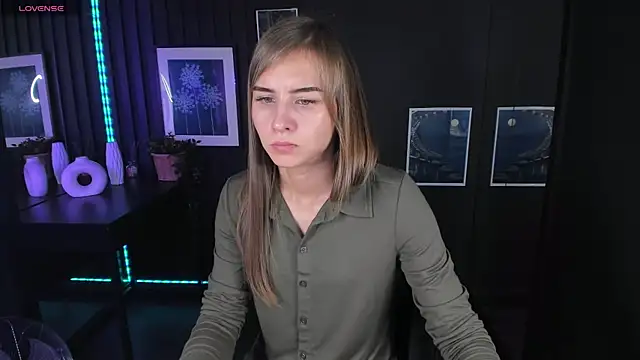 CharmBianca online show from February 8, 9:56 am