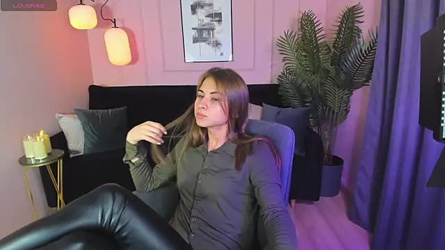 CharmBianca online show from February 13, 12:00 pm