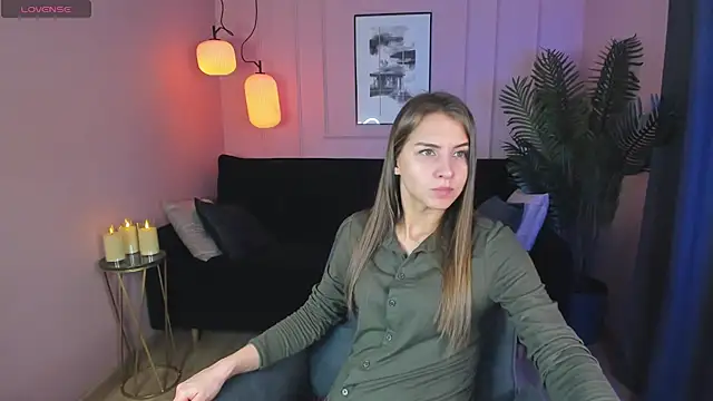 CharmBianca online show from February 20, 8:39 am