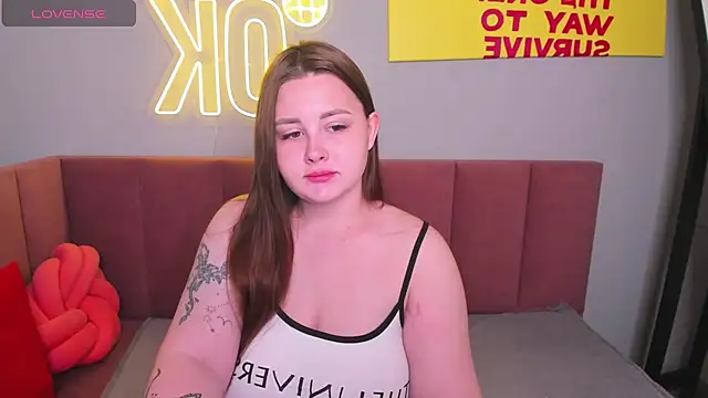 Snapshot of MargaretRoyy chatting on October 1, 2:06 am MargaretRoyy online show from October 1, 2:06 am