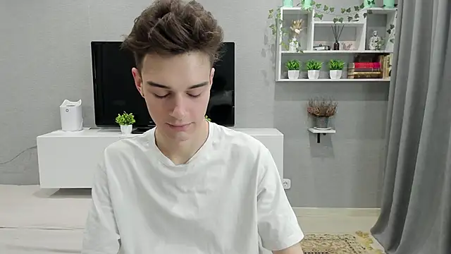 avegothy- online show from February 12, 1:27 pm