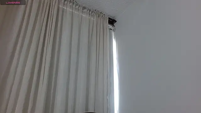 Lunasquirt1985 online show from April 12, 11:59 am