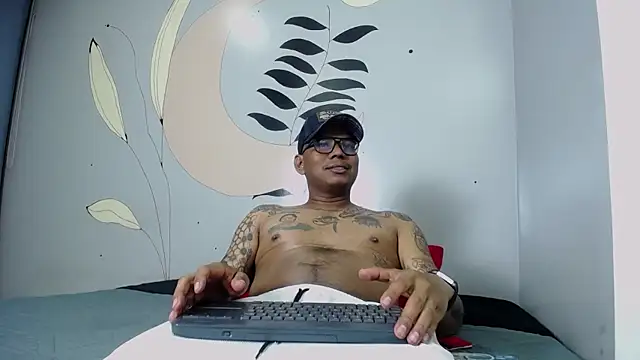 Snapshot of Saipadpuer30 chatting on February 13, 7:03 am Saipadpuer30 online show from February 13, 7:03 am