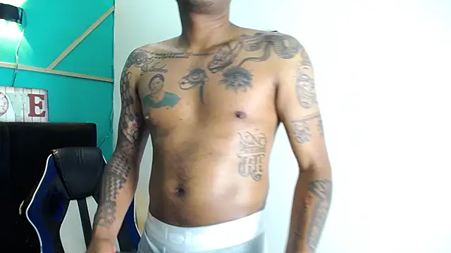 Snapshot of Saipadpuer30 chatting on February 16, 4:09 am Saipadpuer30 online show from February 16, 4:09 am