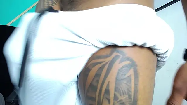 Snapshot of Saipadpuer30 chatting on February 16, 7:15 am Saipadpuer30 online show from February 16, 7:15 am