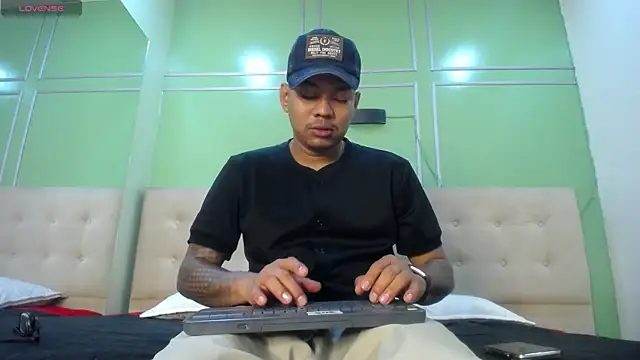 Snapshot of Saipadpuer30 chatting on February 21, 3:12 am Saipadpuer30 online show from February 21, 3:12 am