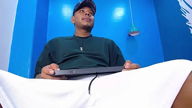 Snapshot of Saipadpuer30 chatting on February 24, 3:33 am Saipadpuer30 online show from February 24, 3:33 am