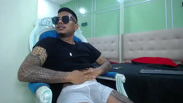 Snapshot of Saipadpuer30 chatting on March 4, 5:00 am Saipadpuer30 online show from March 4, 5:00 am