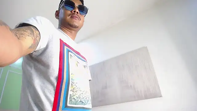 Snapshot of Saipadpuer30 chatting on March 6, 2:51 am Saipadpuer30 online show from March 6, 2:51 am