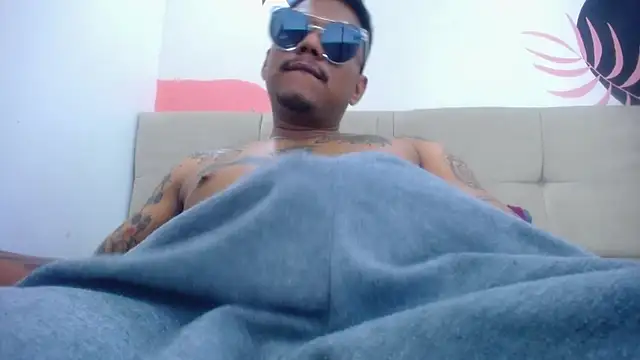 Snapshot of Saipadpuer30 chatting on March 9, 1:35 am Saipadpuer30 online show from March 9, 1:35 am