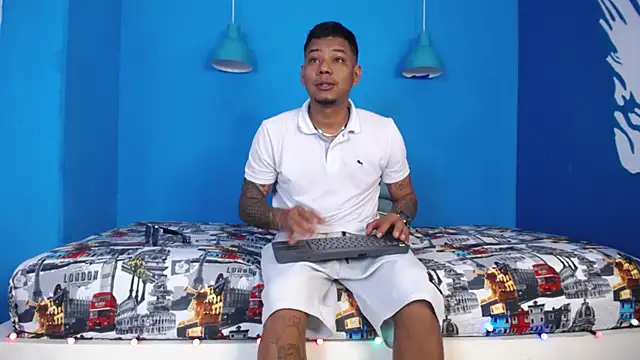 Snapshot of Saipadpuer30 chatting on March 20, 12:53 pm Saipadpuer30 online show from March 20, 12:53 pm