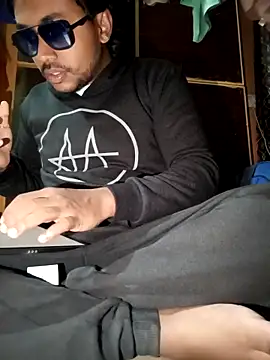 Snapshot of bigcock_thick chatting on October 29, 12:57 am bigcock thick online show from October 29, 12:57 am