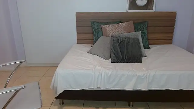 brendathompson  online show from March 15, 9:41 am