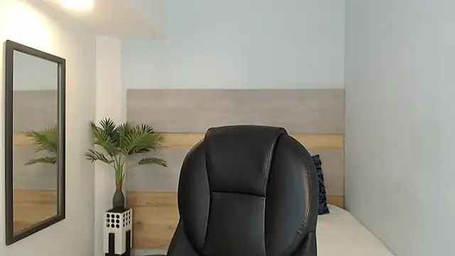 brendathompson  online show from September 16, 2:23 am