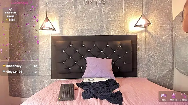 Snapshot of emberhodson chatting on March 10, 7:50 pm emberhodson online show from March 10, 7:50 pm