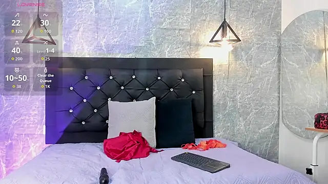 Snapshot of emberhodson chatting on September 30, 11:26 am emberhodson online show from September 30, 11:26 am