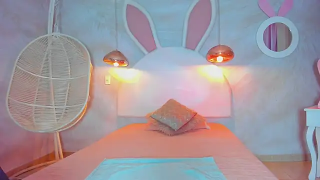 NAUGHTY ALANA  online show from February 7, 3:41 pm