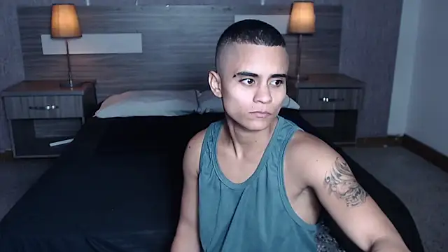 Liiamthompson online show from September 13, 11:21 am