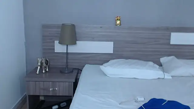 Liiamthompson online show from September 29, 10:47 pm