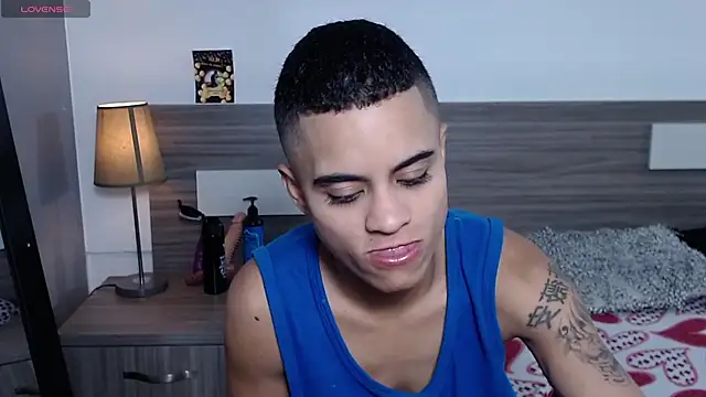 Liiamthompson online show from November 23, 10:53 pm