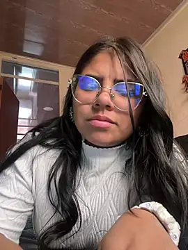 viccky vick online show from March 12, 9:03 pm