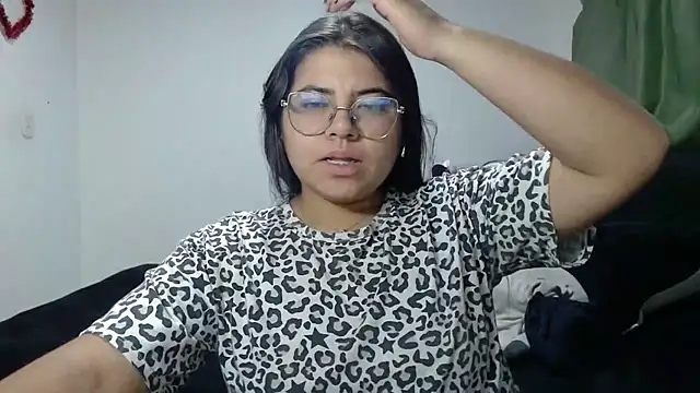 viccky vick online show from October 25, 10:37 pm