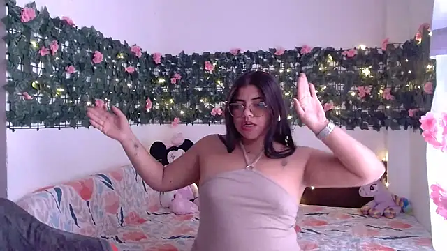 viccky vick online show from November 17, 7:52 pm