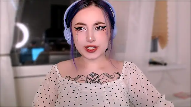 Snapshot of purplewitch chatting on October 15, 2:50 pm purplewitch online show from October 15, 2:50 pm
