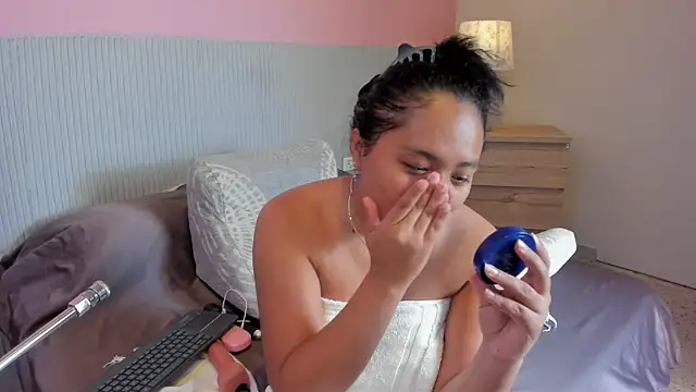 yeikafoxy online show from December 21, 11:28 am