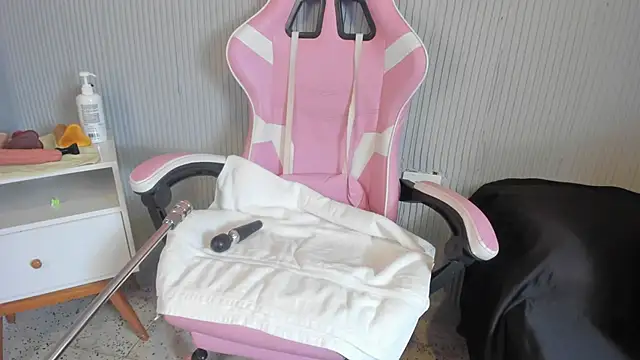 yeikafoxy online show from February 10, 11:36 am