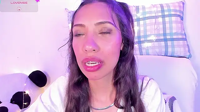 Miss veronicaa2 online show from February 24, 4:15 pm