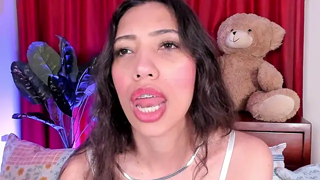 Miss veronicaa2 online show from October 7, 1:19 pm