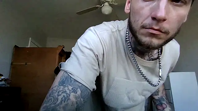 cruz815 online show from April 4, 8:50 pm