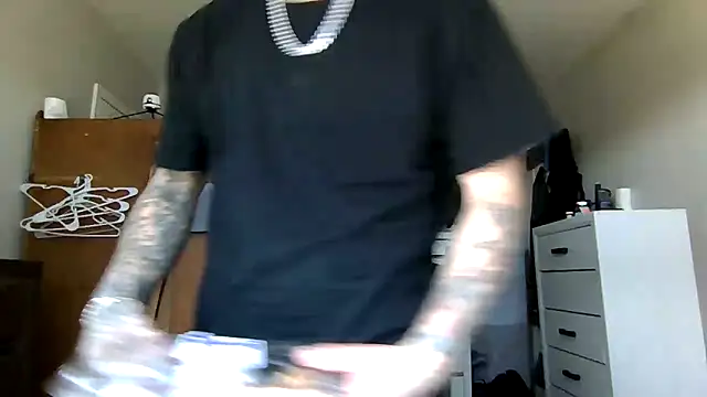 cruz815 online show from April 12, 2:11 pm