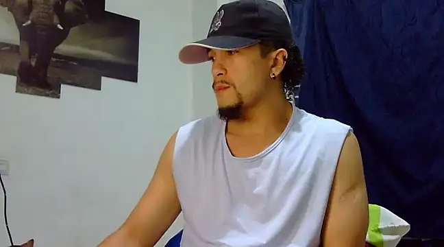 Snapshot of Keiviid chatting on February 2, 7:30 am Keiviid online show from February 2, 7:30 am