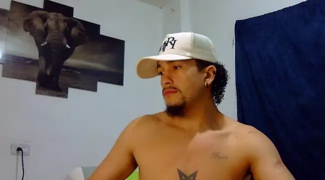 Snapshot of Keiviid chatting on February 7, 11:01 am Keiviid online show from February 7, 11:01 am