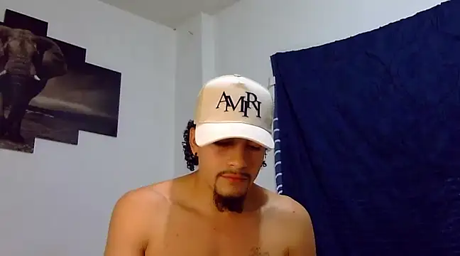 Snapshot of Keiviid chatting on February 9, 4:40 pm Keiviid online show from February 9, 4:40 pm