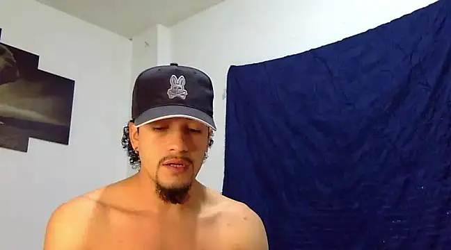 Snapshot of Keiviid chatting on February 11, 1:41 pm Keiviid online show from February 11, 1:41 pm