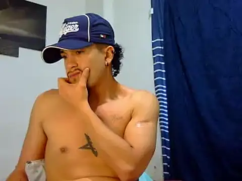 Snapshot of Keiviid chatting on February 20, 1:40 pm Keiviid online show from February 20, 1:40 pm