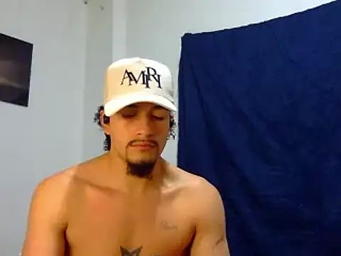 Snapshot of Keiviid chatting on February 21, 2:27 pm Keiviid online show from February 21, 2:27 pm