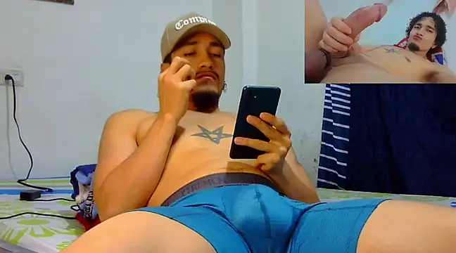 Snapshot of Keiviid chatting on March 10, 12:04 pm Keiviid online show from March 10, 12:04 pm