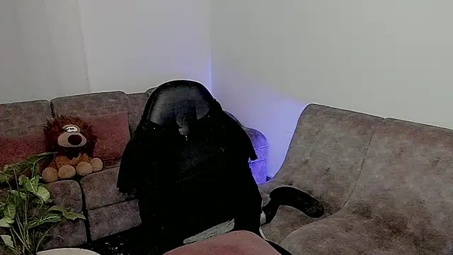 Snapshot of Dylan_Milk chatting on October 1, 5:24 am Dylan Milk online show from October 1, 5:24 am