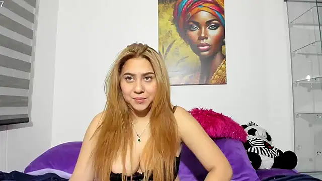 Snapshot of antonella4youu chatting on March 22, 5:17 am antonella4youu online show from March 22, 5:17 am