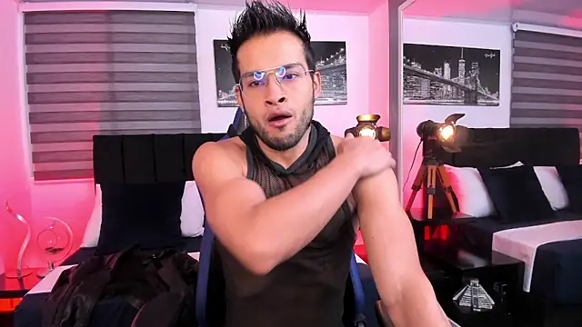 Snapshot of Max_Conor1 chatting on March 13, 11:41 am Max Conor1 online show from March 13, 11:41 am