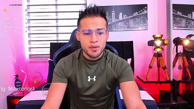 Snapshot of Max_Conor1 chatting on March 19, 12:23 pm Max Conor1 online show from March 19, 12:23 pm